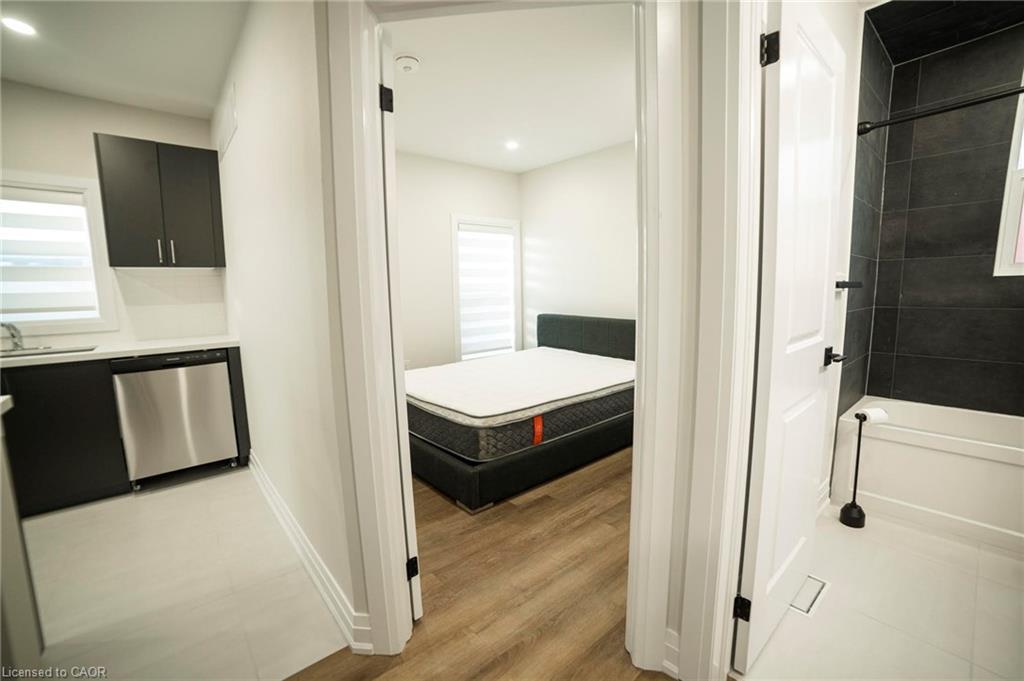 1-265 Robert Street, Hamilton, ON - Indoor