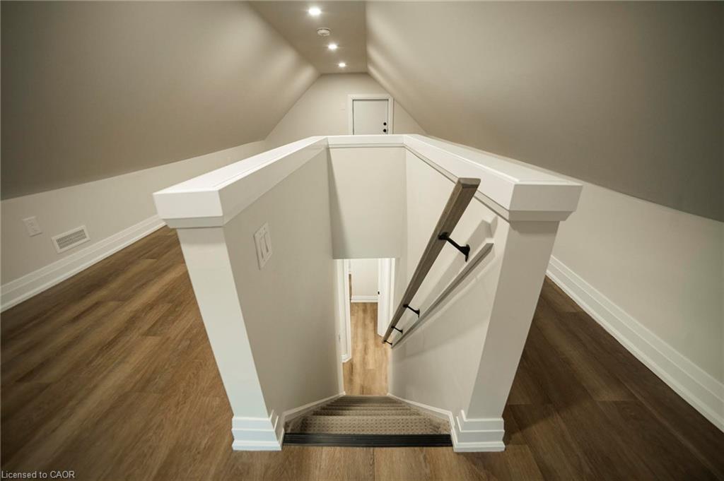 1-265 Robert Street, Hamilton, ON - Indoor Photo Showing Other Room