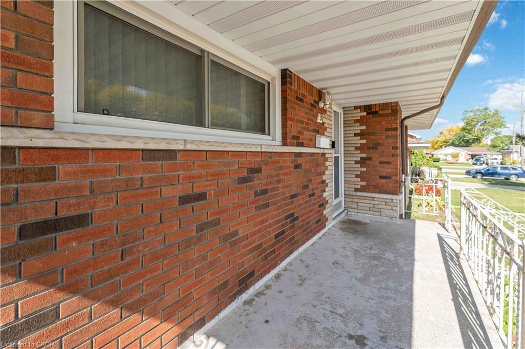 90 Rainbow Drive, Hamilton, ON - Outdoor With Exterior