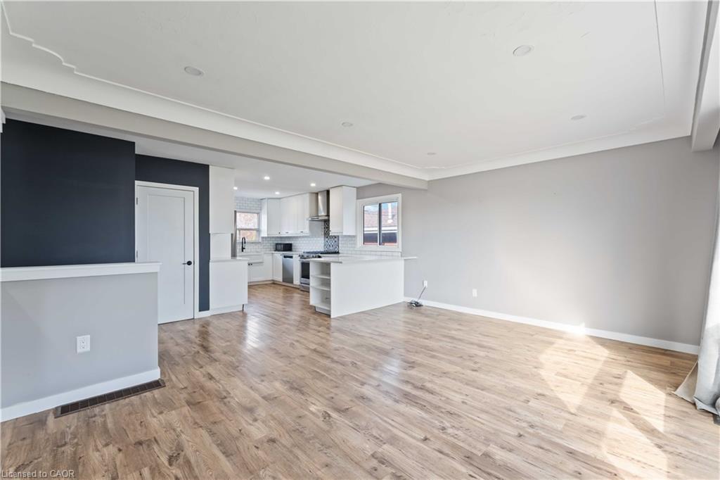 90 Rainbow Drive, Hamilton, ON - Indoor