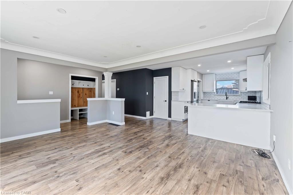 90 Rainbow Drive, Hamilton, ON - Indoor