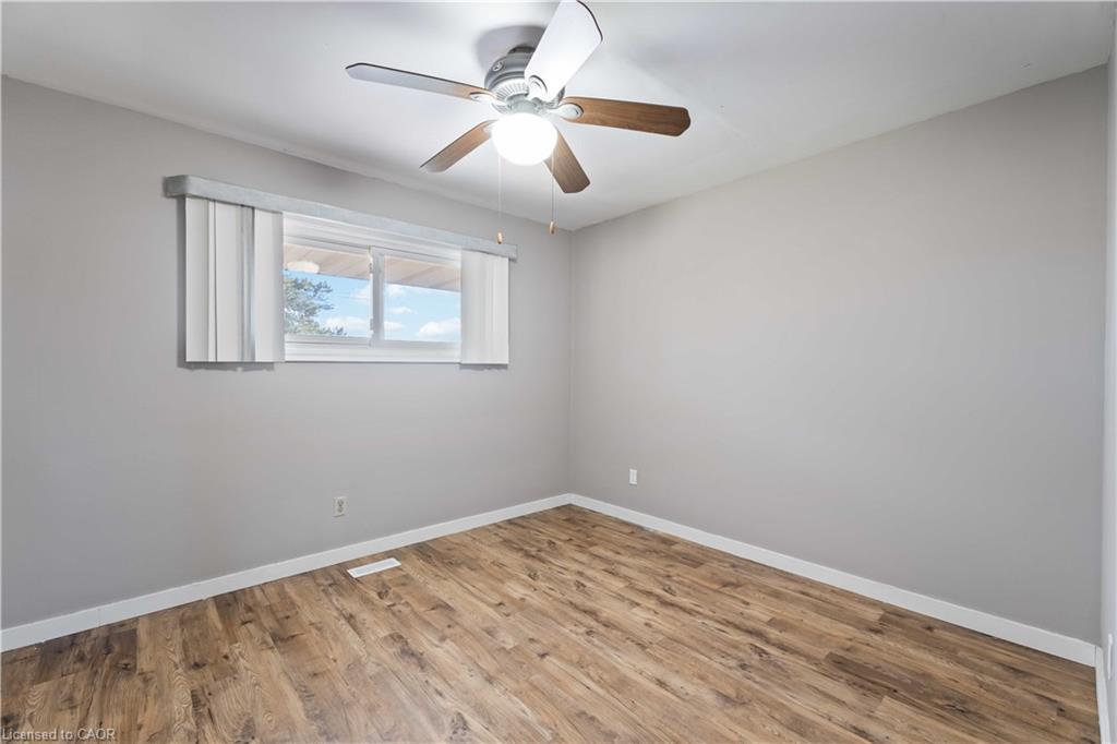 90 Rainbow Drive, Hamilton, ON - Indoor Photo Showing Other Room