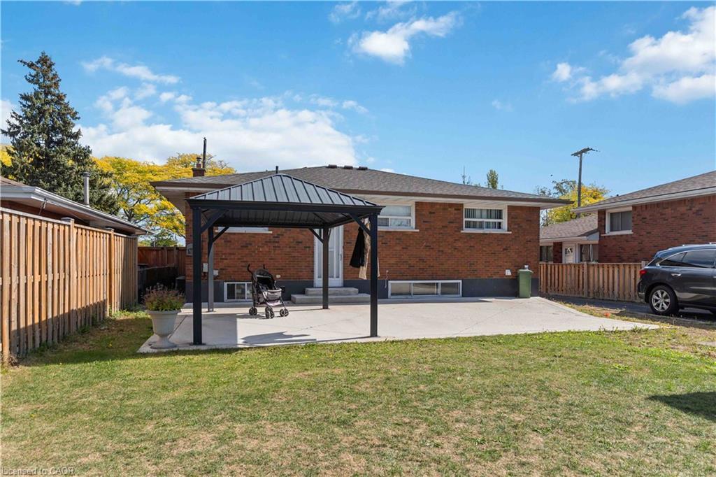 90 Rainbow Drive, Hamilton, ON - Outdoor