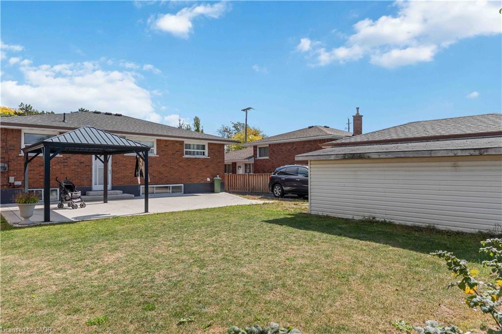 90 Rainbow Drive, Hamilton, ON - Outdoor