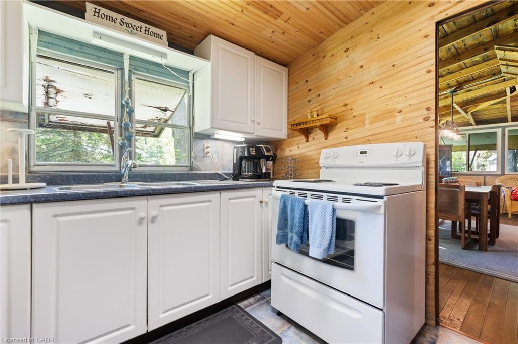 303 Erie Boulevard, Long Point, ON - Indoor Photo Showing Kitchen