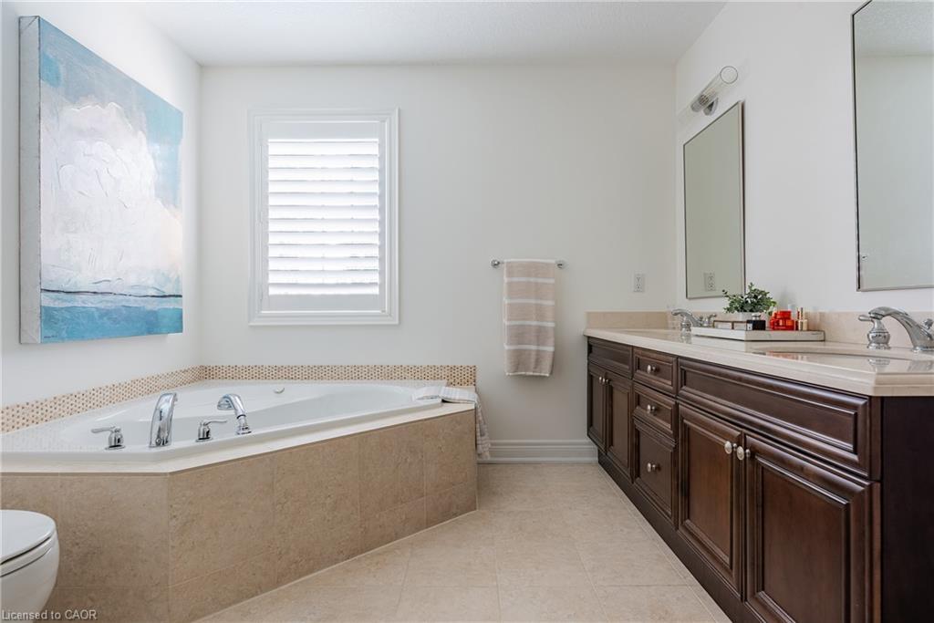 266 Tracina Drive, Oakville, ON - Indoor Photo Showing Bathroom
