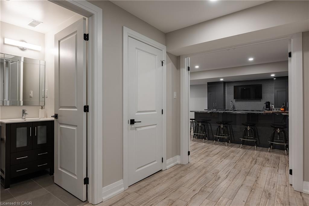 266 Tracina Drive, Oakville, ON - Indoor Photo Showing Other Room