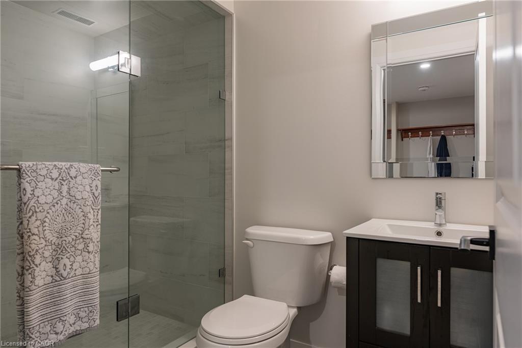 266 Tracina Drive, Oakville, ON - Indoor Photo Showing Bathroom