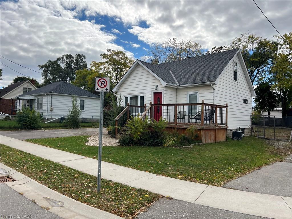 42 Elmwood Avenue, Brantford, ON - Outdoor With Deck Patio Veranda