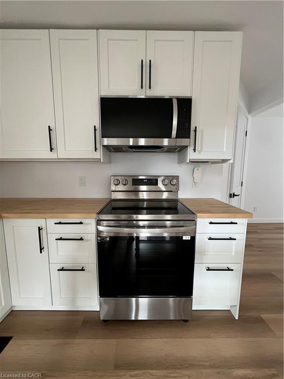 42 Elmwood Avenue, Brantford, ON - Indoor Photo Showing Kitchen