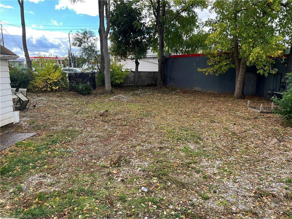 42 Elmwood Avenue, Brantford, ON - Outdoor