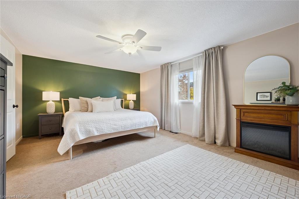 15-42 Fallowfield Drive, Kitchener, ON - Indoor Photo Showing Bedroom