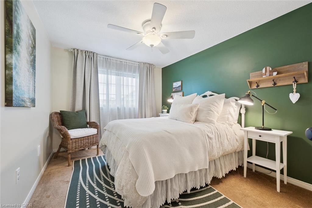 15-42 Fallowfield Drive, Kitchener, ON - Indoor Photo Showing Bedroom