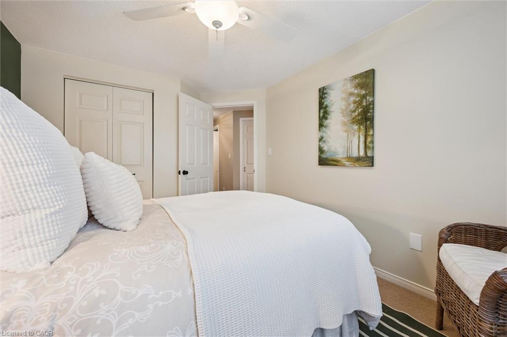 15-42 Fallowfield Drive, Kitchener, ON - Indoor Photo Showing Bedroom