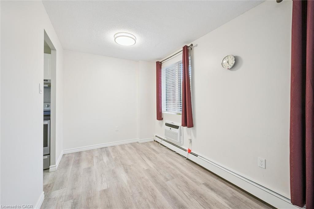 210-279 Chandler Drive, Kitchener, ON - Indoor Photo Showing Other Room