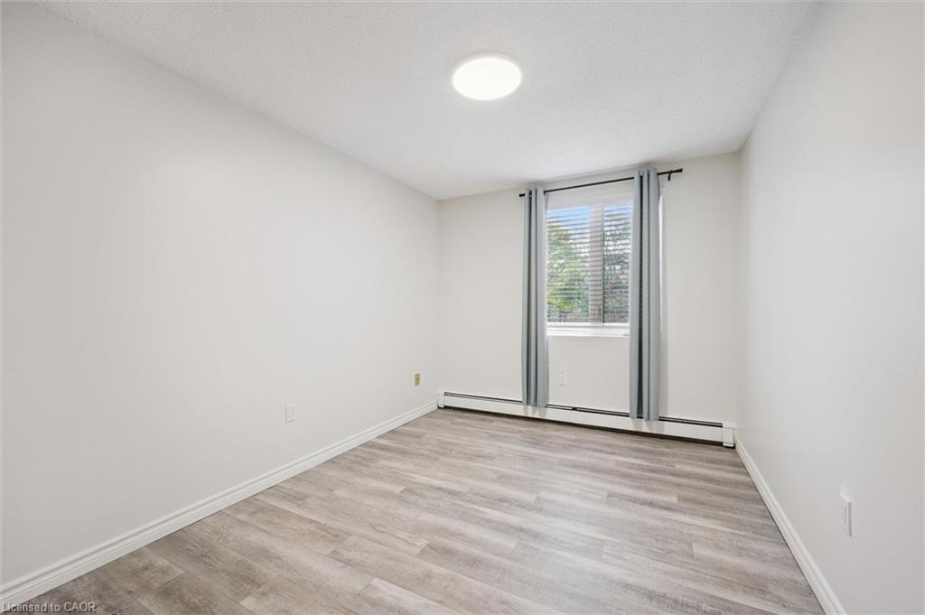 210-279 Chandler Drive, Kitchener, ON - Indoor Photo Showing Other Room