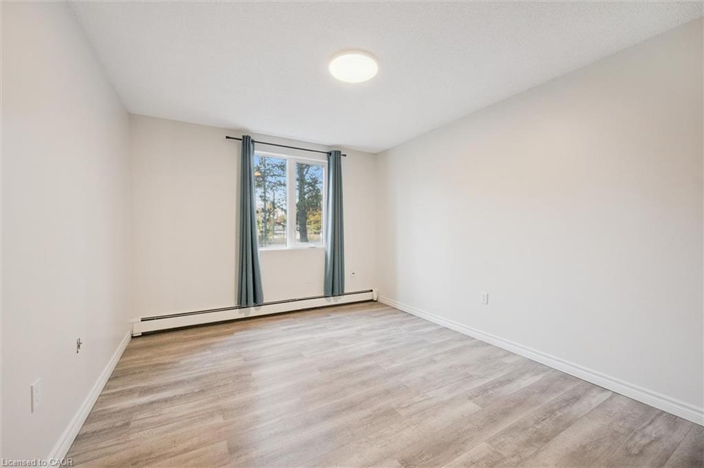 210-279 Chandler Drive, Kitchener, ON - Indoor Photo Showing Other Room