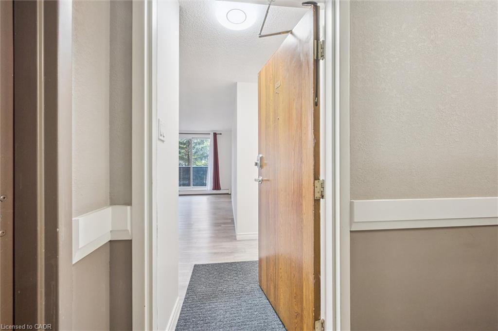 210-279 Chandler Drive, Kitchener, ON - Indoor Photo Showing Other Room