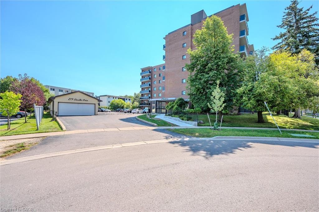 210-279 Chandler Drive, Kitchener, ON - Outdoor