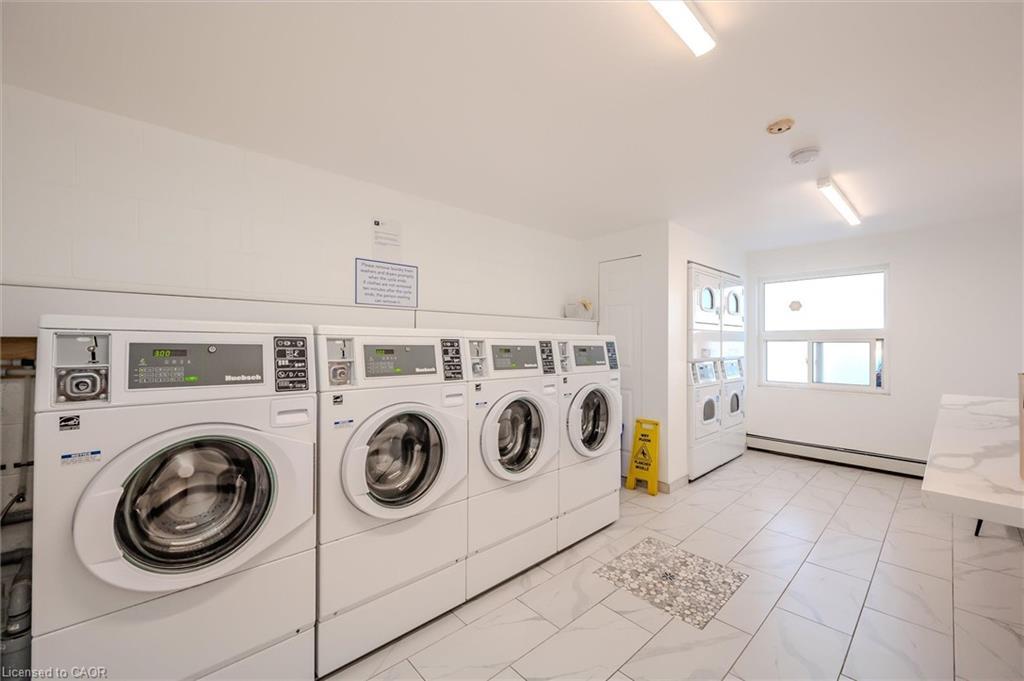 210-279 Chandler Drive, Kitchener, ON - Indoor Photo Showing Laundry Room