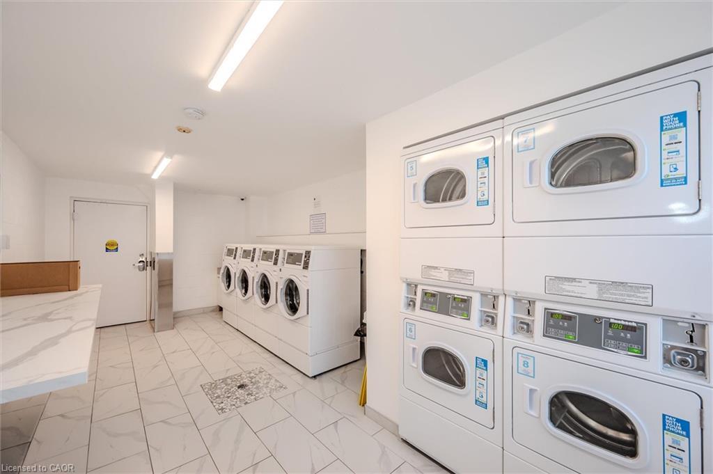 210-279 Chandler Drive, Kitchener, ON - Indoor Photo Showing Laundry Room