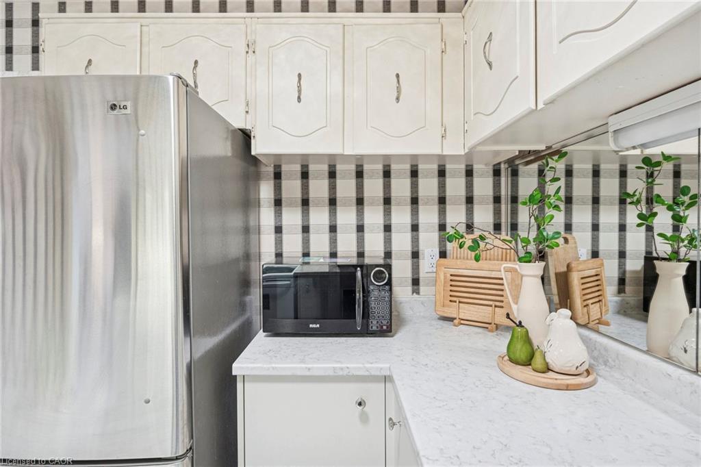 28 Reith Way, Thornhill, ON - Indoor Photo Showing Other Room