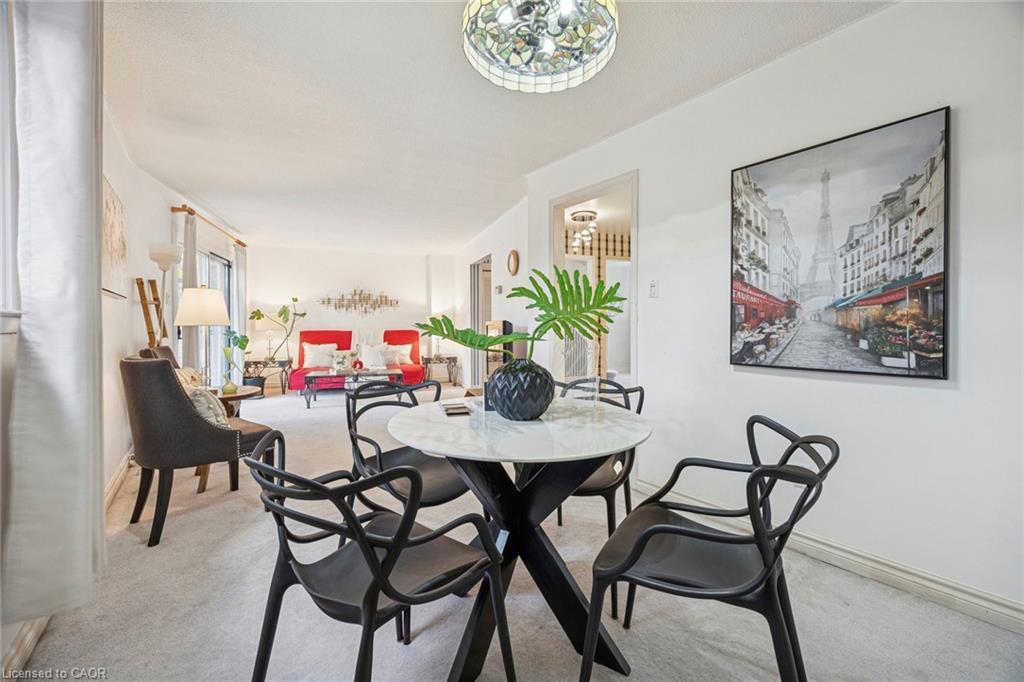 28 Reith Way, Thornhill, ON - Indoor Photo Showing Other Room