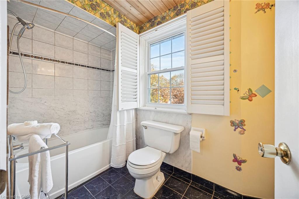 28 Reith Way, Thornhill, ON - Indoor Photo Showing Bathroom