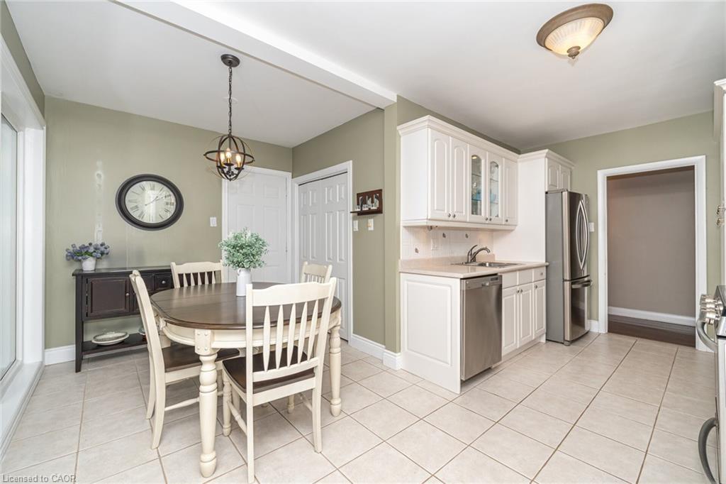 25 Sora Drive, Mississauga, ON - Indoor Photo Showing Other Room