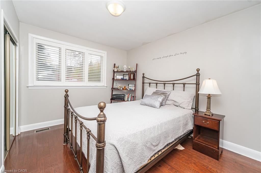 25 Sora Drive, Mississauga, ON - Indoor Photo Showing Bedroom