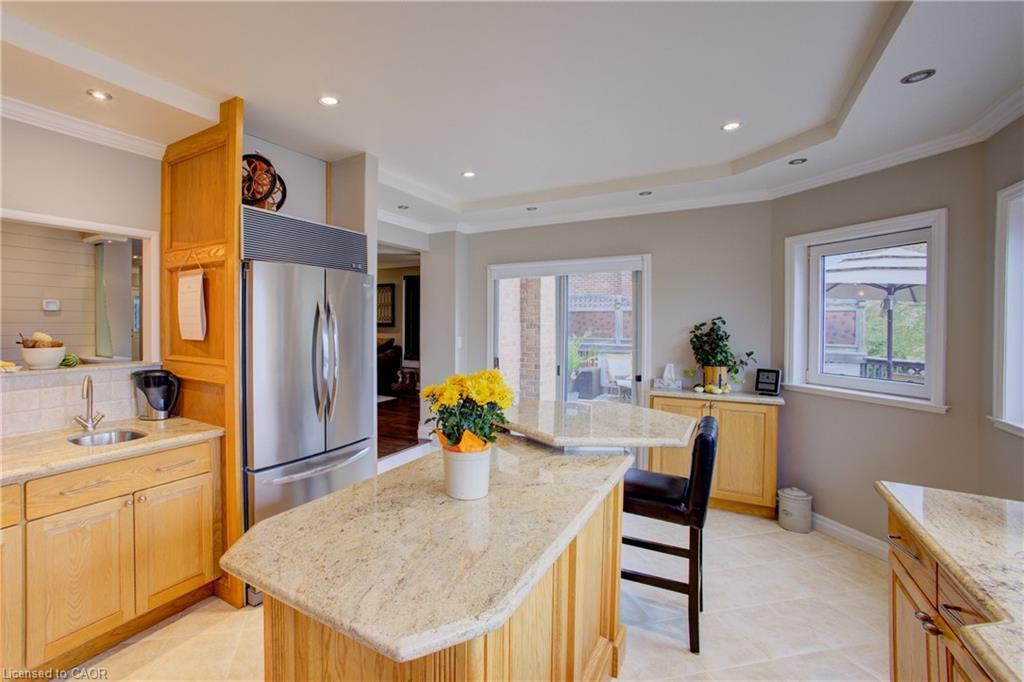 109 Professor'S Lake Parkway, Brampton, ON - Indoor Photo Showing Other Room