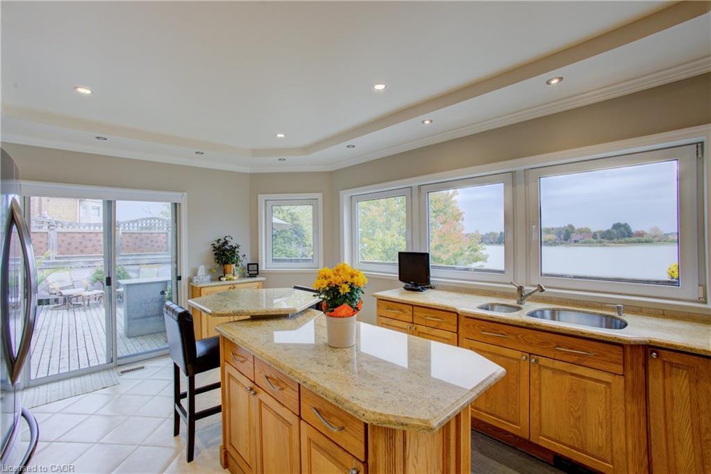 109 Professor'S Lake Parkway, Brampton, ON - Indoor Photo Showing Kitchen With Double Sink