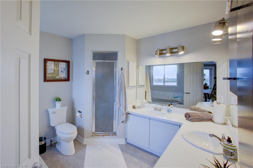 109 Professor'S Lake Parkway, Brampton, ON - Indoor Photo Showing Bathroom