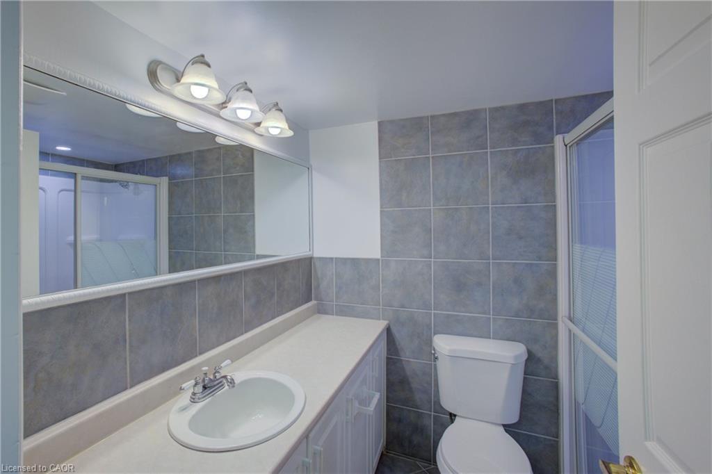 109 Professor'S Lake Parkway, Brampton, ON - Indoor Photo Showing Bathroom