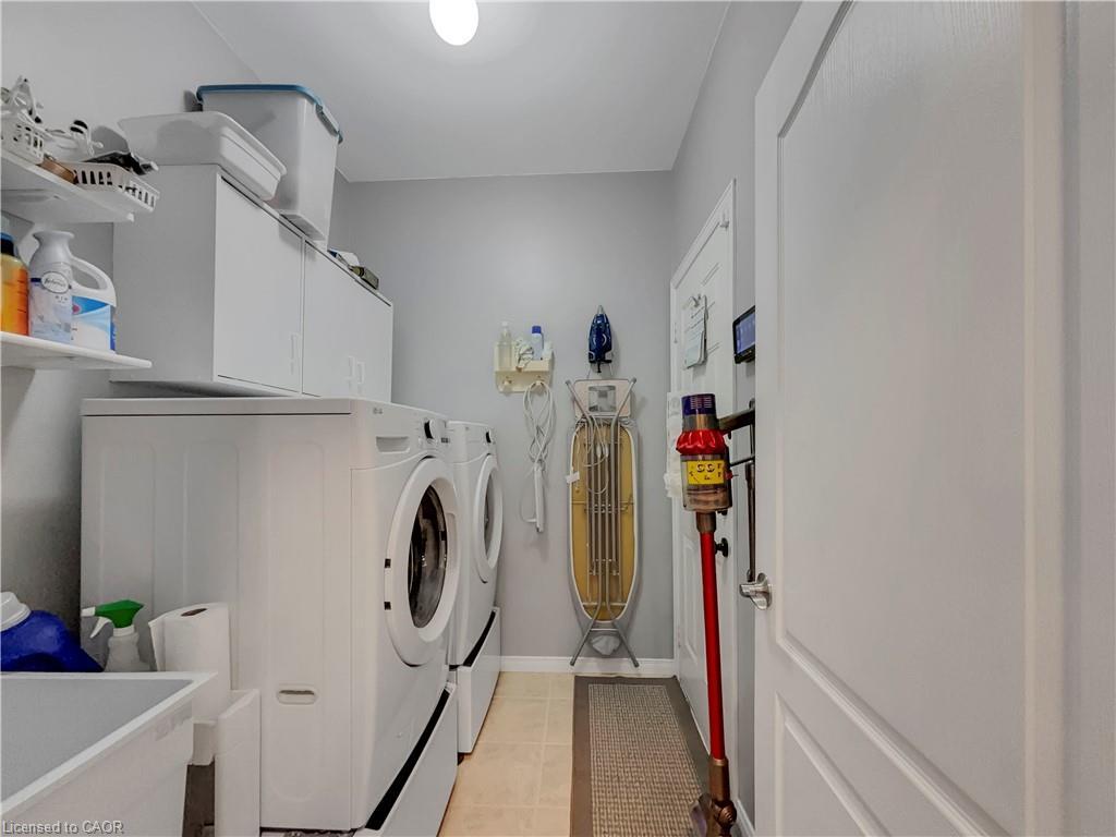 15-566 Southridge Drive, Hamilton, ON - Indoor Photo Showing Laundry Room