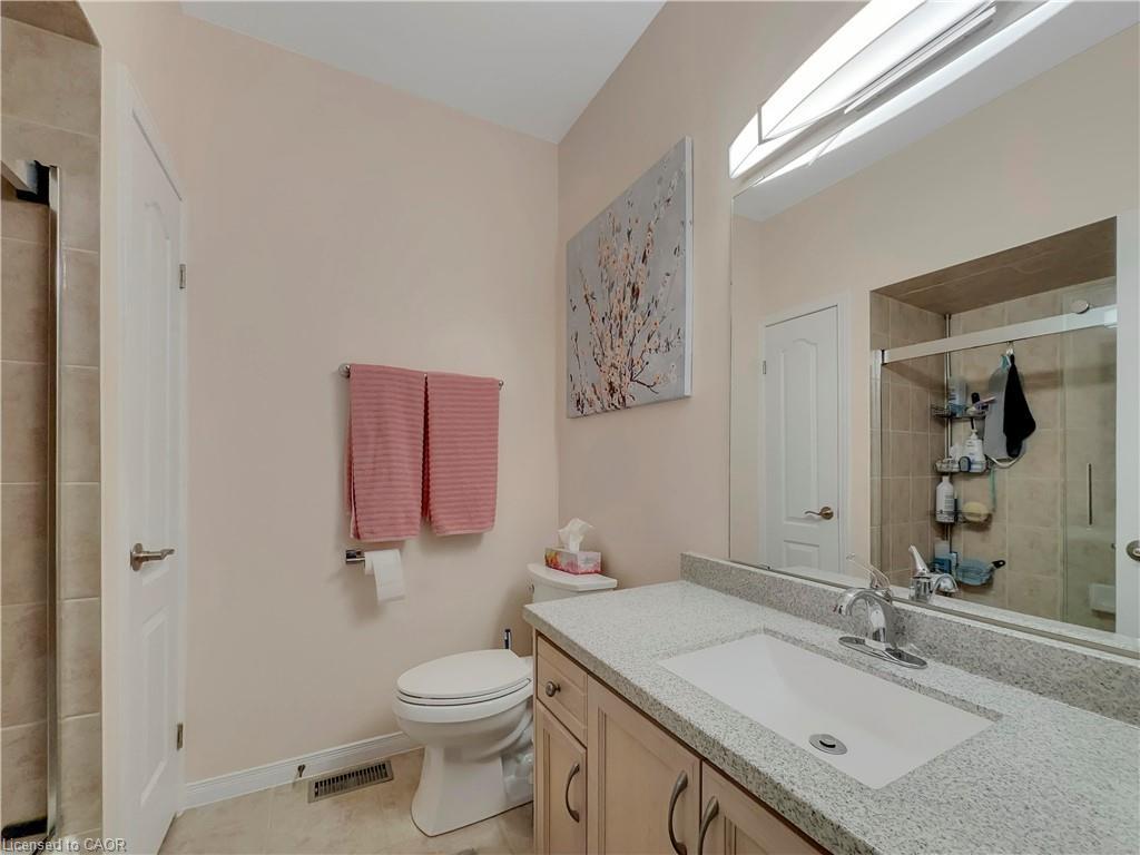15-566 Southridge Drive, Hamilton, ON - Indoor Photo Showing Bathroom
