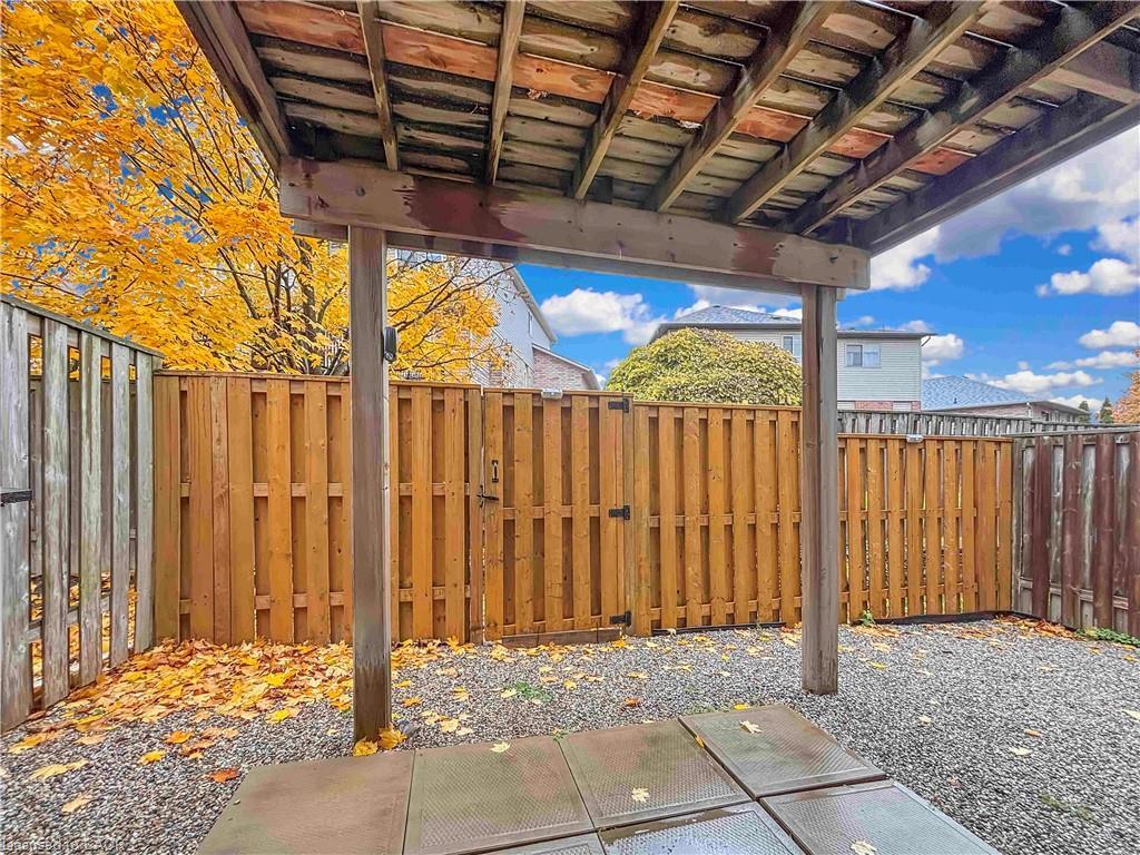 15-566 Southridge Drive, Hamilton, ON - With Exterior