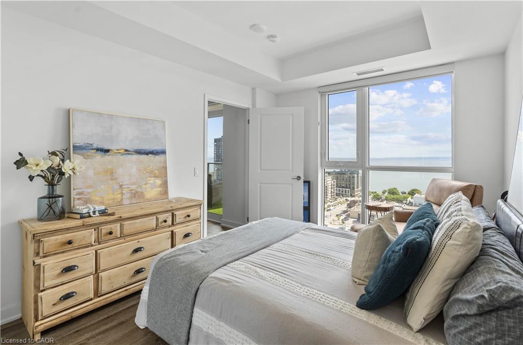 1604-2007 James Street, Burlington, ON - Indoor Photo Showing Bedroom