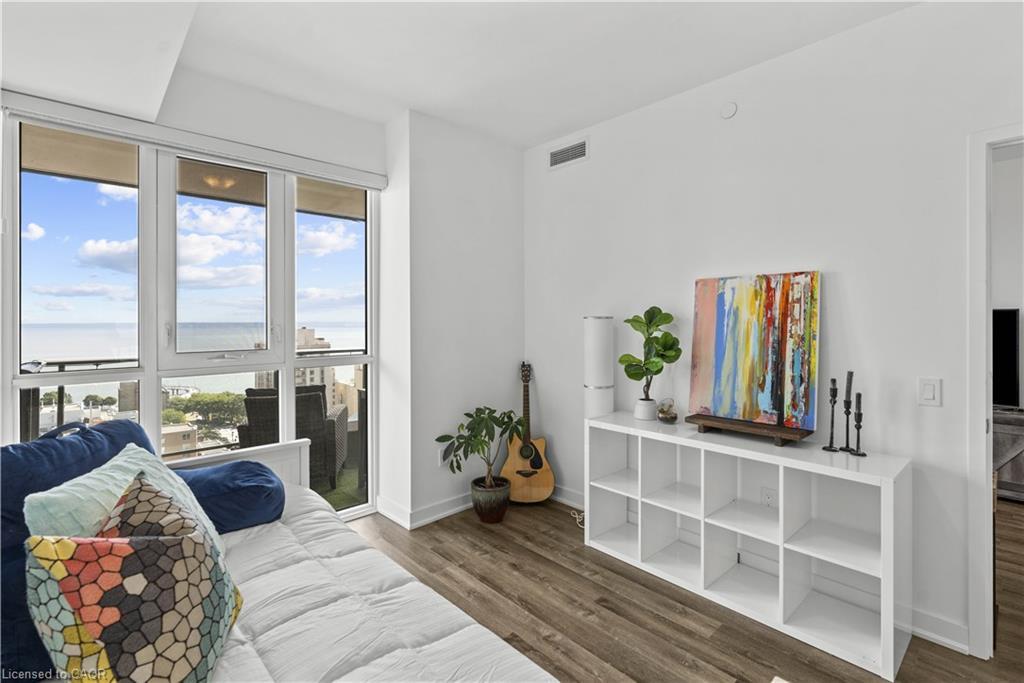 1604-2007 James Street, Burlington, ON - Indoor