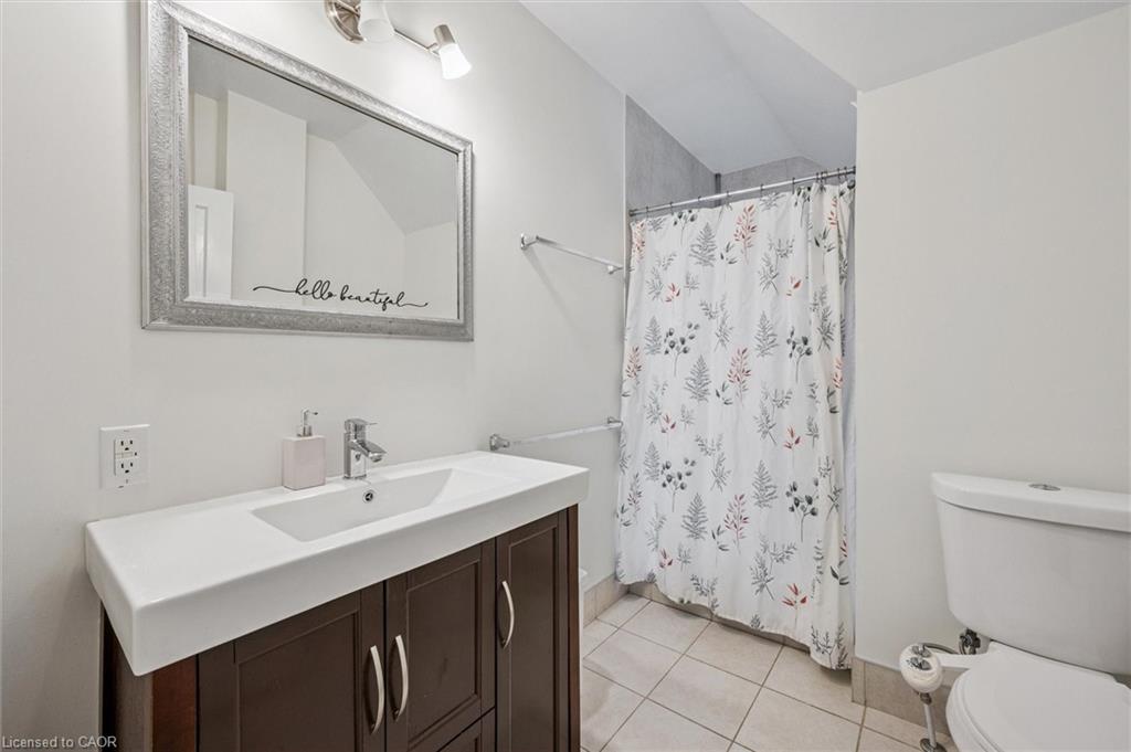 47 Krug Street, Kitchener, ON - Indoor Photo Showing Bathroom