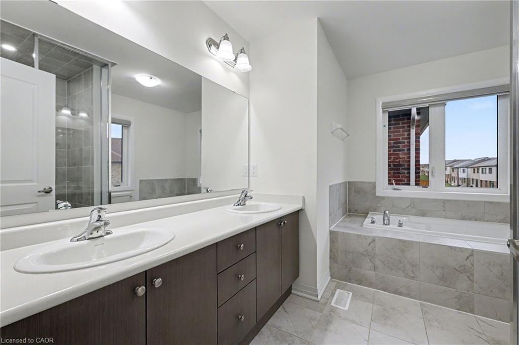 9 Prince Philip Boulevard, Ayr, ON - Indoor Photo Showing Bathroom