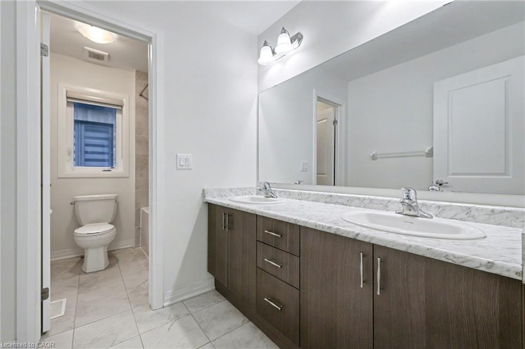 9 Prince Philip Boulevard, Ayr, ON - Indoor Photo Showing Bathroom