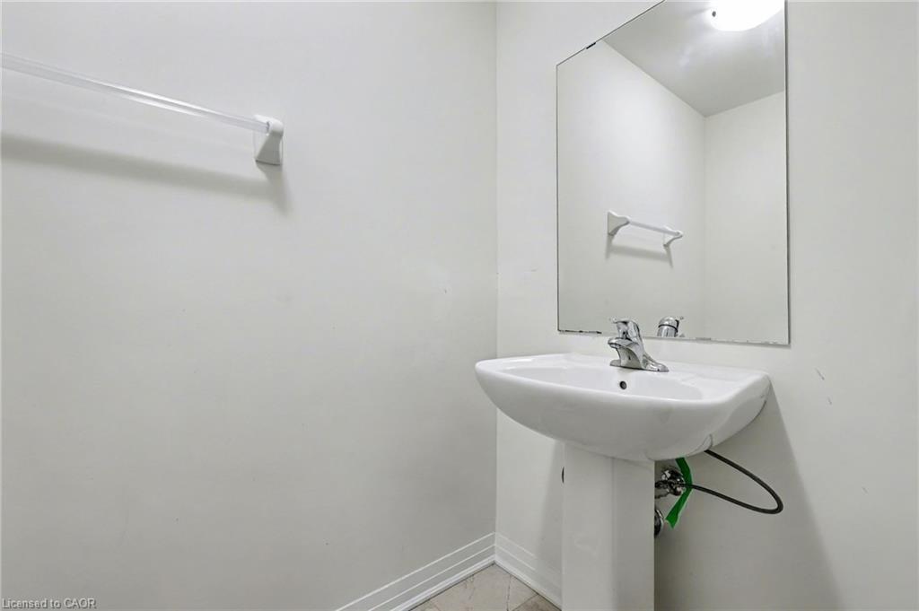 9 Prince Philip Boulevard, Ayr, ON - Indoor Photo Showing Bathroom
