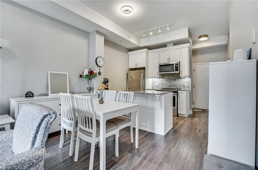 103-4040 Upper Middle Road, Burlington, ON - Indoor