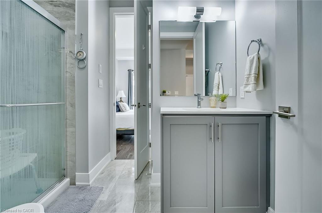 103-4040 Upper Middle Road, Burlington, ON - Indoor Photo Showing Bathroom