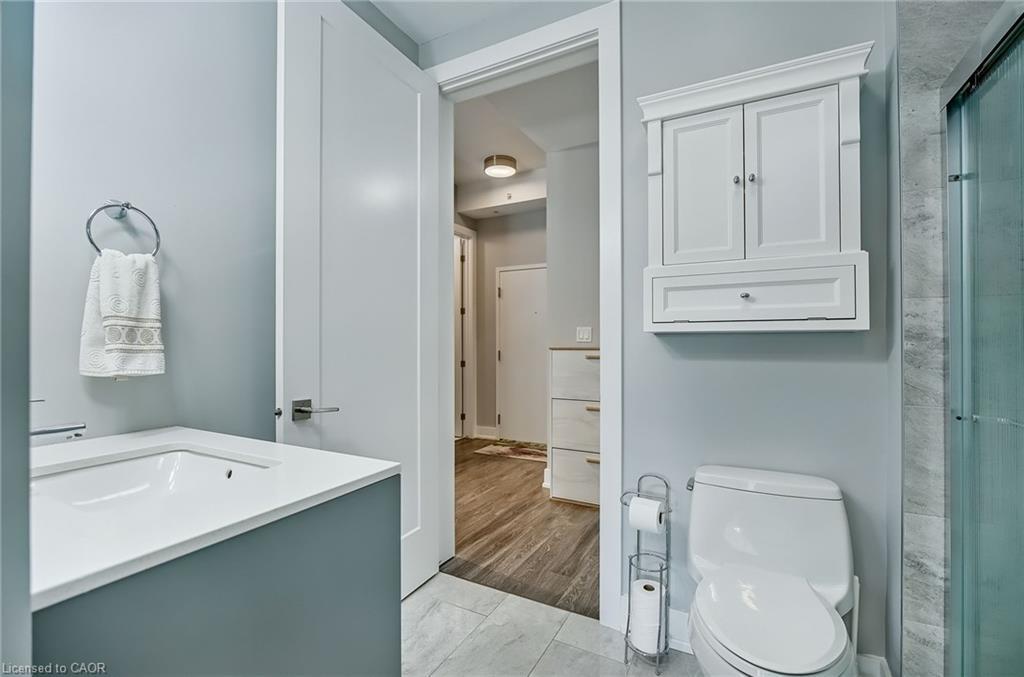 103-4040 Upper Middle Road, Burlington, ON - Indoor Photo Showing Bathroom