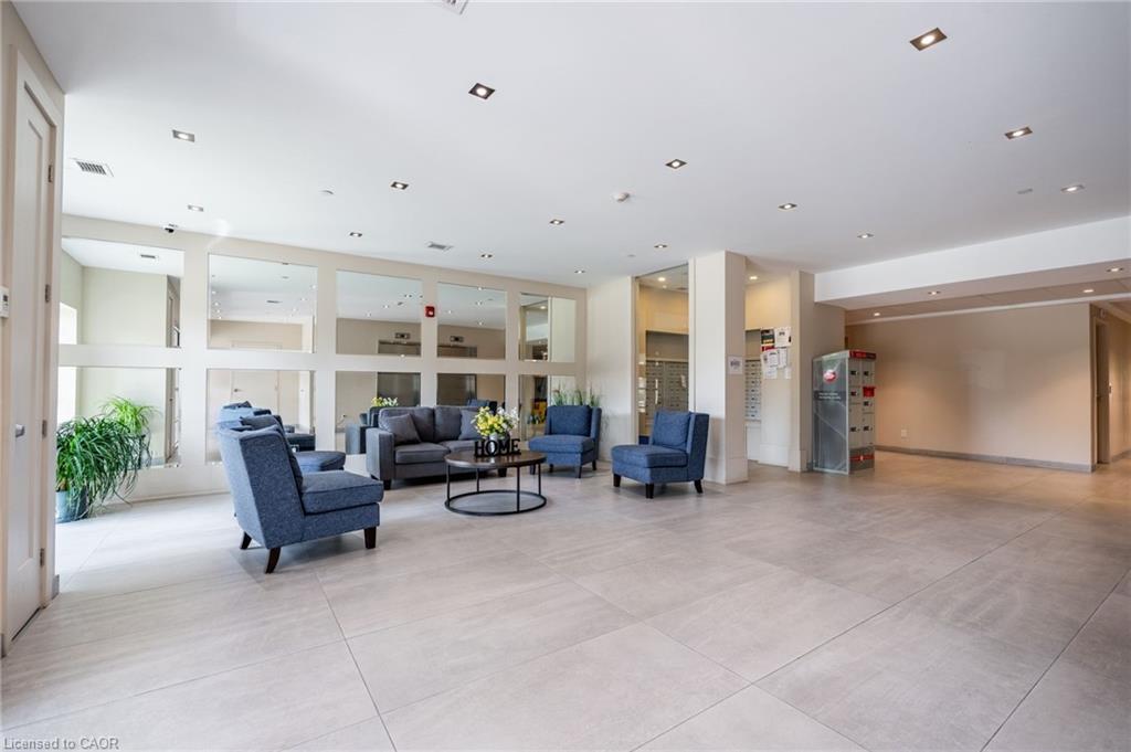 103-4040 Upper Middle Road, Burlington, ON - Indoor
