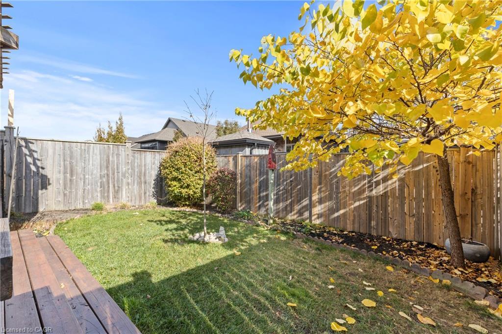 64 Abbott Place, Fonthill, ON - Outdoor