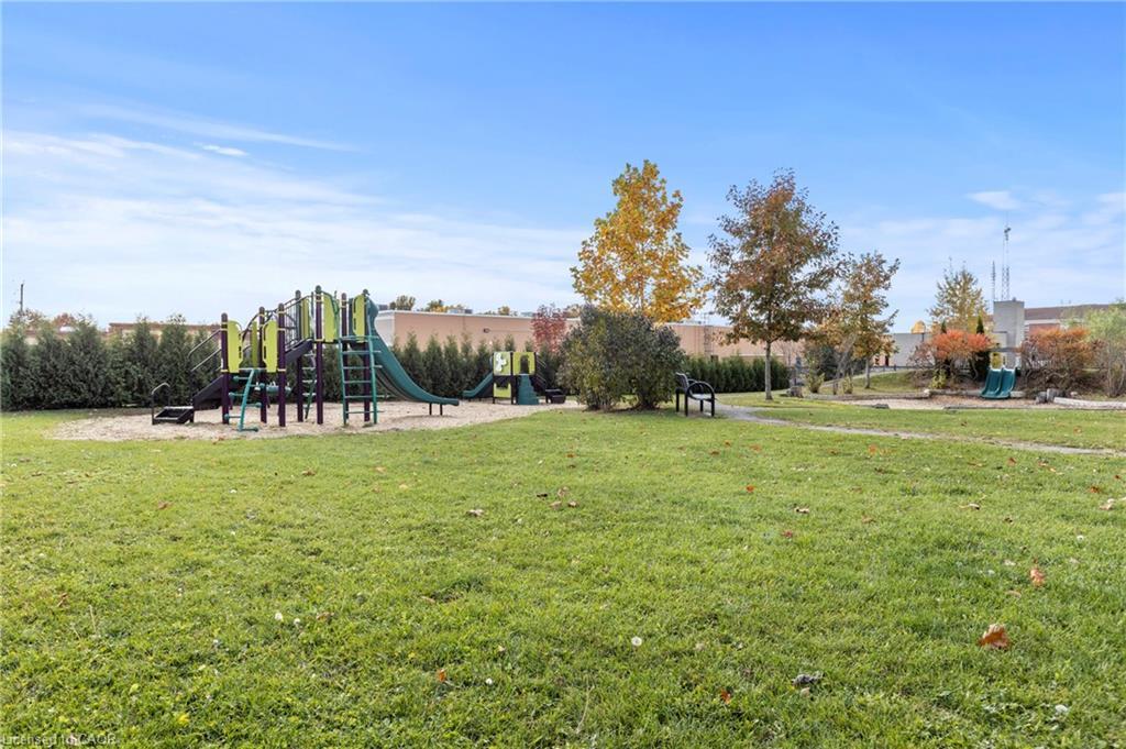 64 Abbott Place, Fonthill, ON - Outdoor With View