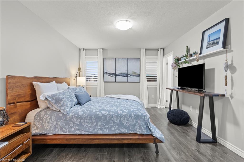 64 Abbott Place, Fonthill, ON - Indoor Photo Showing Bedroom